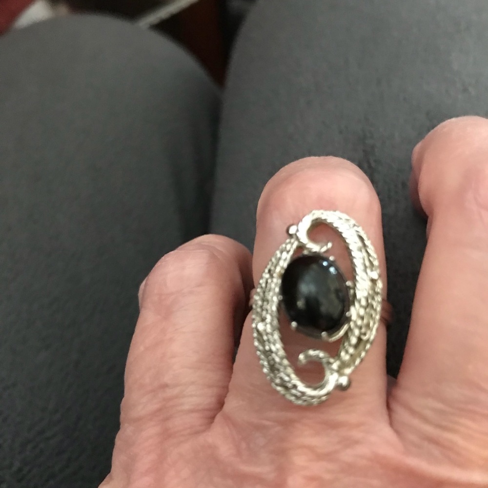 Adjustable fashion ring